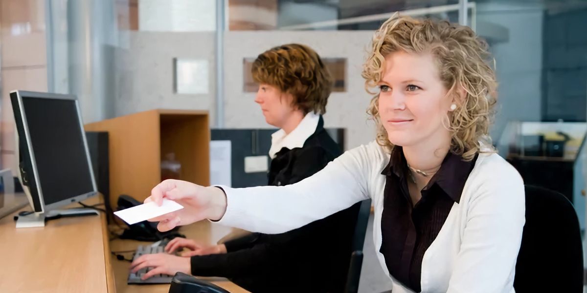 Why Businesses Are Switching to FrontDeskVisitor.com for Visitor Management